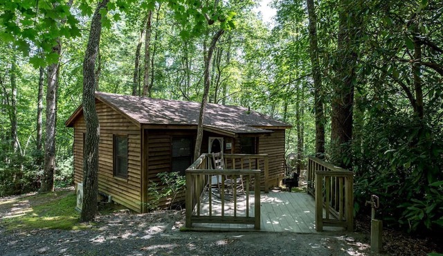 North Carolina Pet-Friendly Cabin Rental for Romantic Getaways to the Mountains