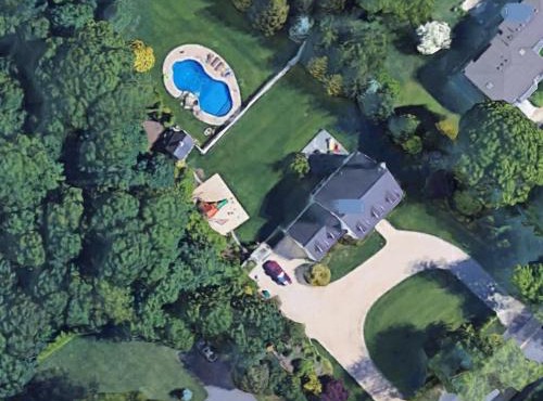 North Fork Oasis: Heated Pool, Hot tub, Steps to the beach!