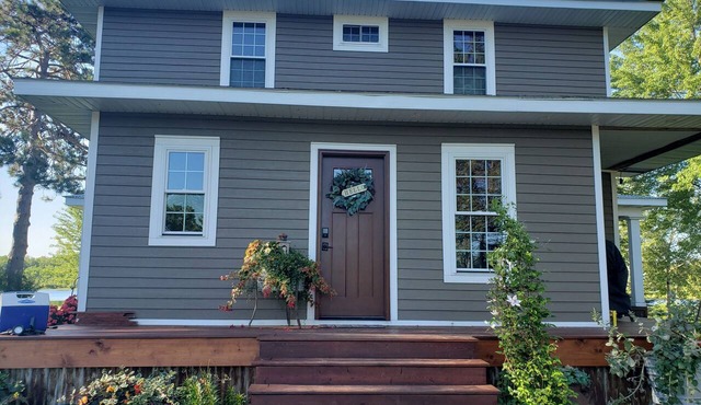 Northwoods Paradise Lake Retreat!