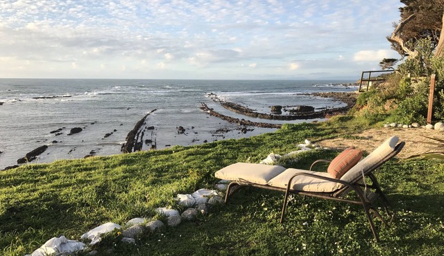 OCEAN FRONT Beach Cottage with Panoramic Views!