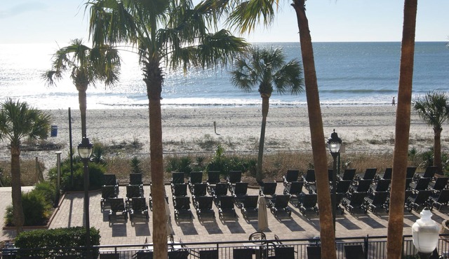 OCEANFRONT 3 BEDROOM OCEANFRONT CONDO! 6 QUEEN BEDS! NEWLY UPDATED LARGE BALCONY