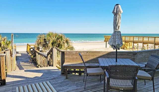 Oceanfront Beach House, Dog Friendly, Ocean View Sunroom, Sun Deck, Boardwalk