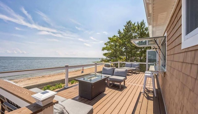 Oceanfront Couples Retreat - Pvt Beach + Firepit