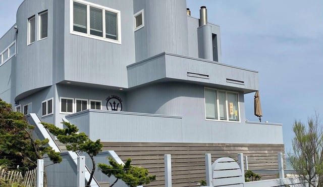 OCEANFRONT Luxury 5 Bedroom house, Heated Pool, Jacuzzi. Sleeps 12