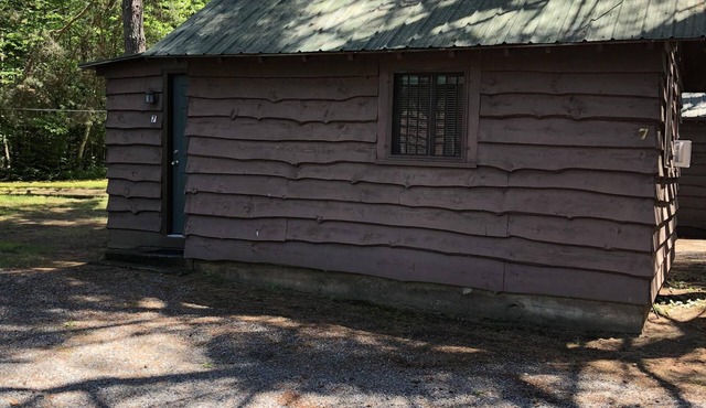 One bedroom cottage - Family owned/operated since 1923