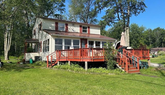 Oneida Lakefront Camp perfect for Winter and Summer activities- Entire House
