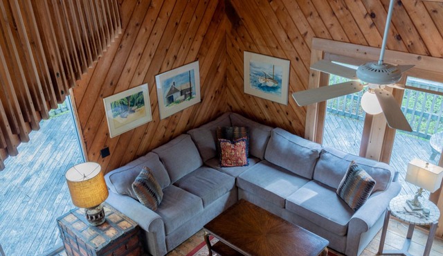 Open Floor Plan, Extensive Decking, Close to Gardiners Bay Beach and.