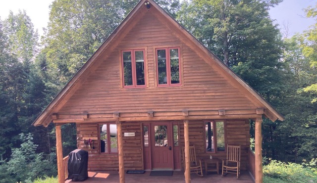 Peaceful and Private Cabin near charming Saint Johnsbury Vermont