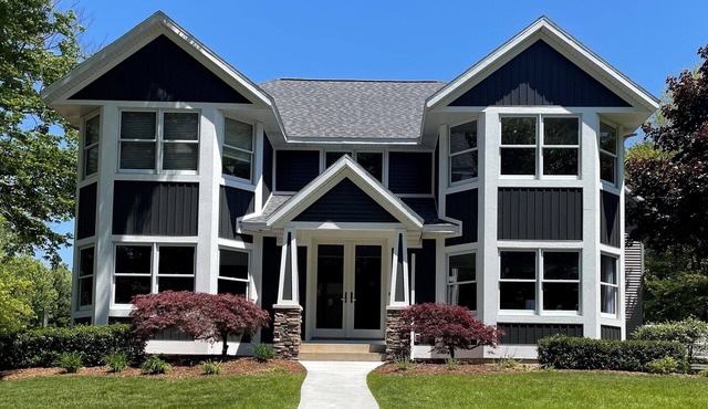 Peaceful Retreat 4 acres 8 BR 3.5 baths 4500 sq. ft. Ask about winter specials!
