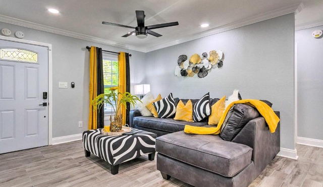Pensacola Vacation Rental Close to Beaches!
