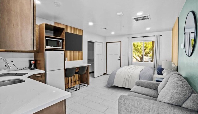 Peppertree Studios D4 in Safford