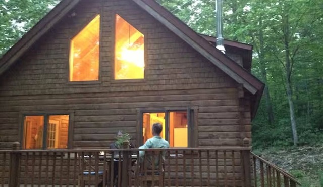 PERFECT ESCAPE For Total Privacy, Rustic Modern Cabin, 15 Pvt. Ac, WiFi, Heat/AC