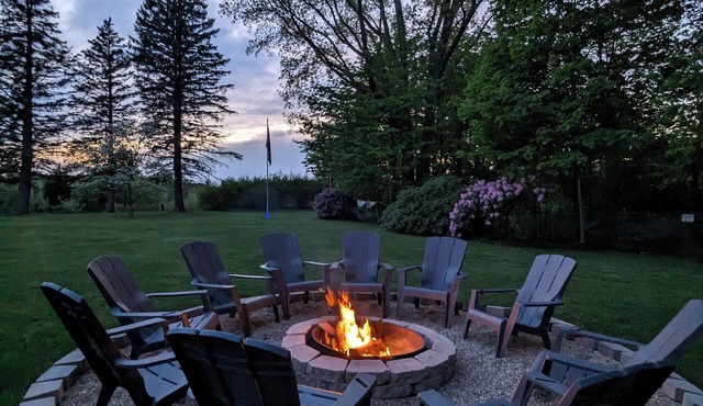 Perfect for Multiple Families- Close to Beach, Trails, Wineries, Breweries