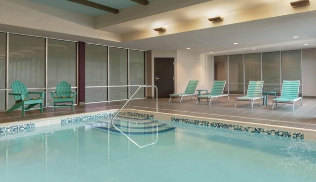 Perfect Spot for Unwinding! Onsite Pool, Pet-Friendly Property, Free Breakfast!