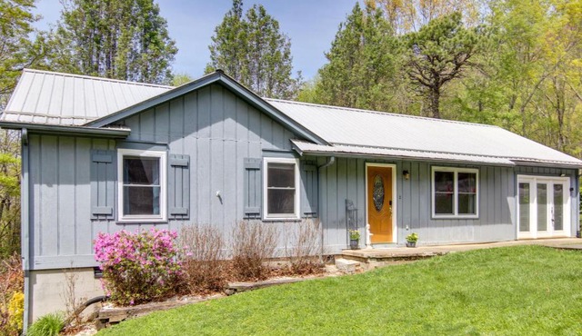 Pet-Friendly Black Mountain Vacation Home w/Deck