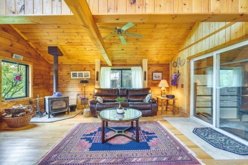 Pet-Friendly Jamestown Cabin w/Fire Pit and Deck!