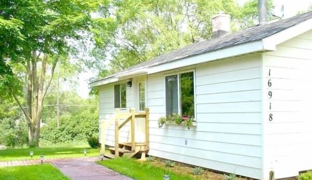 Pet Friendly - No Cleaning Fee - Centrally Located Within Lower Northwest Mich.