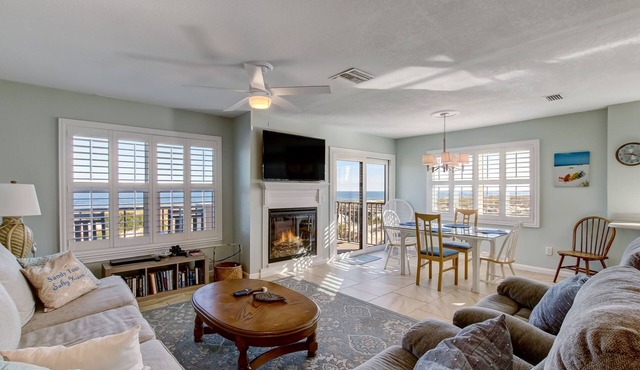 Pet Friendly | Oceanfront Sailmaker Townhome | Updated Kitchen | Purchasable Summer Beach Club Access