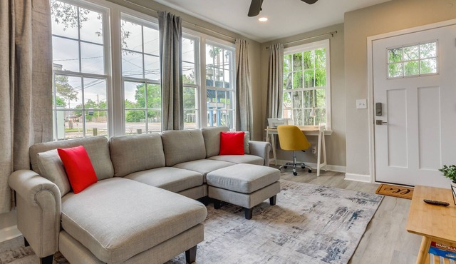 Pet-Friendly Pensacola Home Close to Beaches & Fun