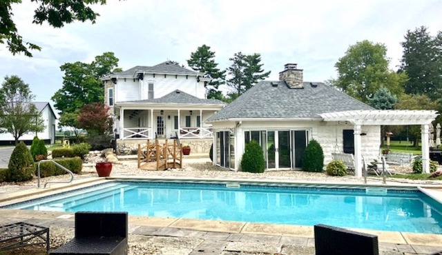 Phoenix Stables: Main House in Pendleton