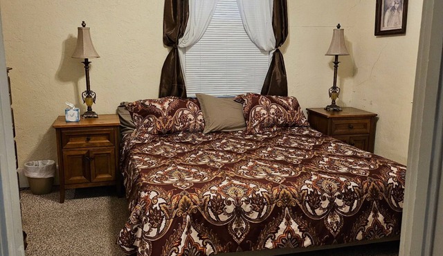 Pleasant 2-bedroom 2-bath house with AC in Carlyle