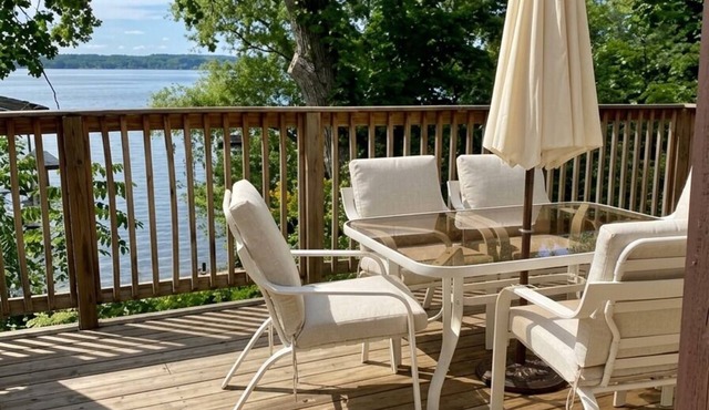 Prime location - Ranch House on Seneca Lake
