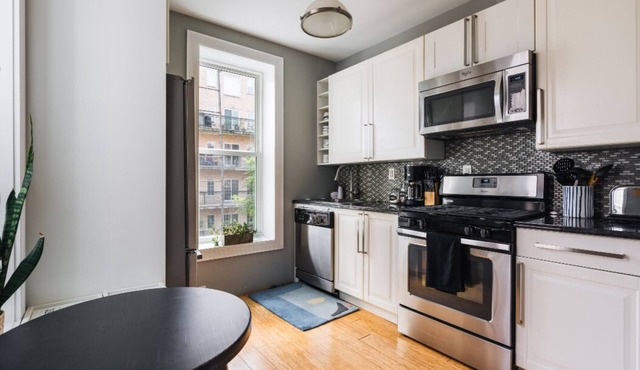 Private 3BR apartment in prime Park Slope, Brooklyn. Beautifully renovated!