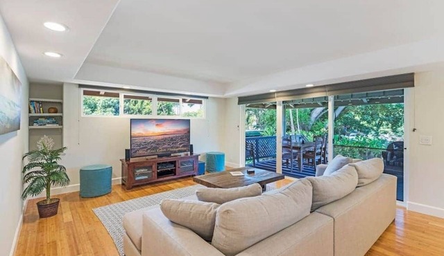 Private 4bd Home, Walk to Beach