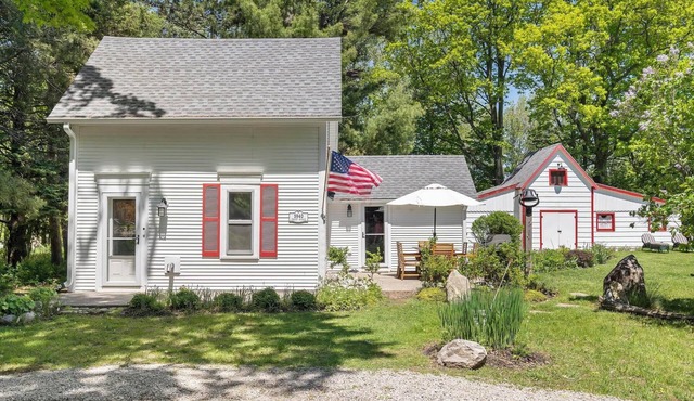 Private Acre Cabin Near Beach - Cross Village