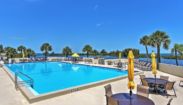 Private Beach Access: Hudson Resort Condo!