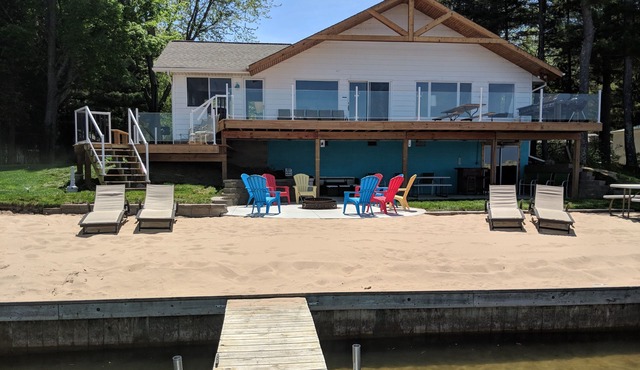 Private Beachfront on Silver Lake: Amazing Views, Pontoon Boat, Kayaks