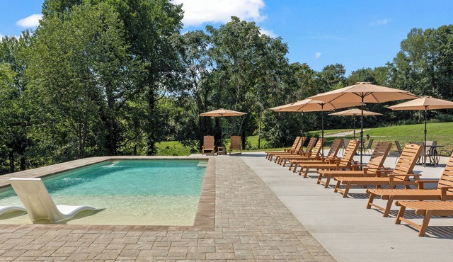 Private Escape to Mountain & Lake Views, Pool & Hot Tub: Firefly
