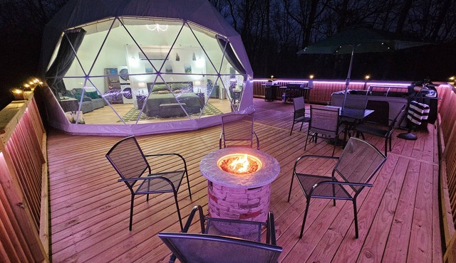 Private Forest Dome with Hot Tub, Fire Pit & King Bed