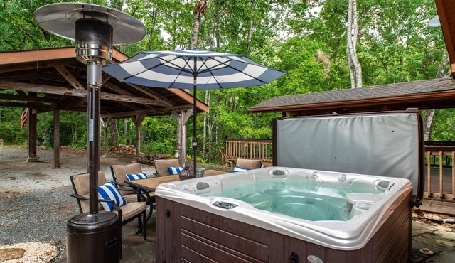 Private Mountaintop Cabin | 2 Bed, 2 Bath