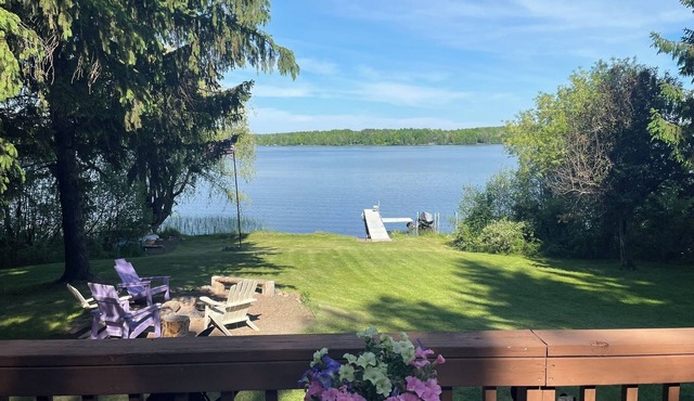 Private, Pet Friendly Lakefront Cabin