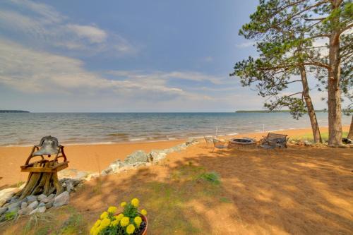 Private Sandy Beach: Lake Superior Group Retreat