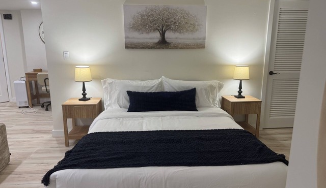 Private Studio Near WMC NYC Tarrytown Parking 5 Min to Valhalla Train