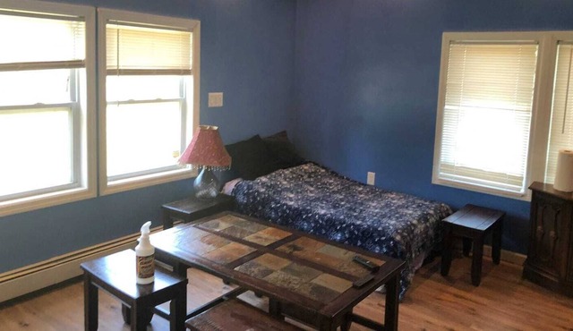 Private Studio Own Entrance Yard ,King Size Bed & Twin Bed