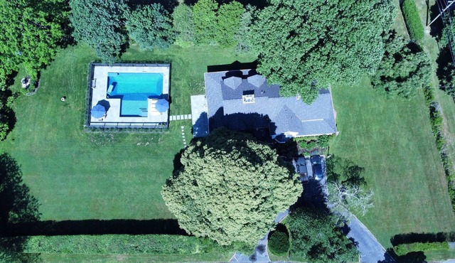 Private Village Home-South Of Hill Street, Walk To Coopers Beach or Village
