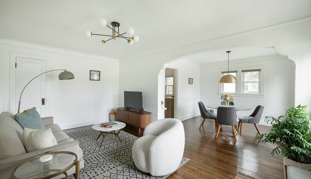 Quiet and Modern Designed Cottage in St Paul
