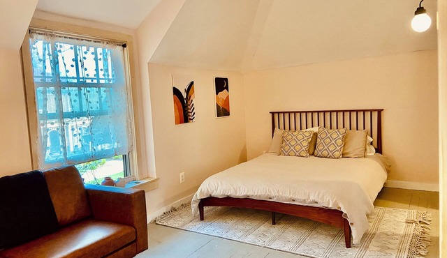 Quiet carriage house in historic Detroit neighborhood - 10 minutes from downtown