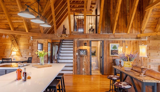 Quiet, remote cabin nestled between Louisville and Elizabethtown