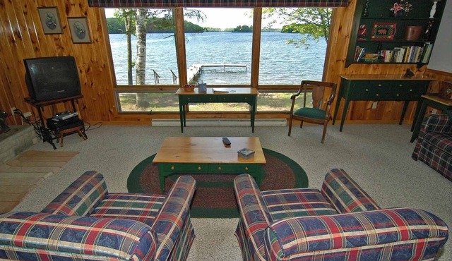 Ranch-Style Seidls Home Feet away to Lakeshore by RedAwning