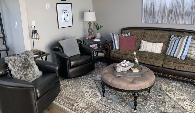 Red Hawk Ranch Unit 2, 15 Minutes from Winter Park Resort and Granby Ranch, with private fishing in Tabernash