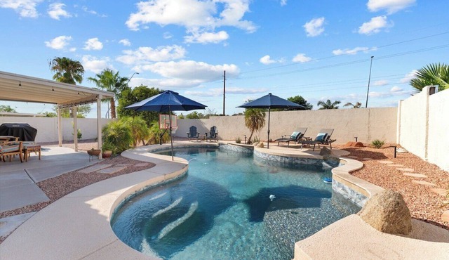 Red Mountain Retreat - 4B/2B with Private Pool for your Arizona Getaway