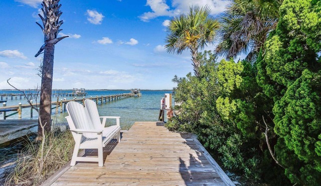 *Reduced Rates* Sunshine and Sand | Your Comfortable Waterfront House | Sandy Yard |Family Friendly