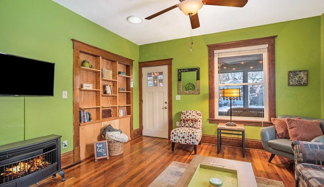 Relaxing 2BR Family Stay – Near Lake & Downtown!