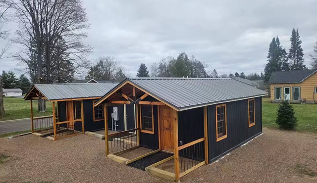 Relaxing fun bunk house 1