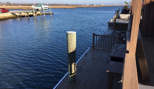 Relaxing Smith Point Beach House on private canal