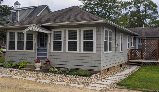Remodeled 3 bedroom - perfect location for beach trips and beautiful sunsets